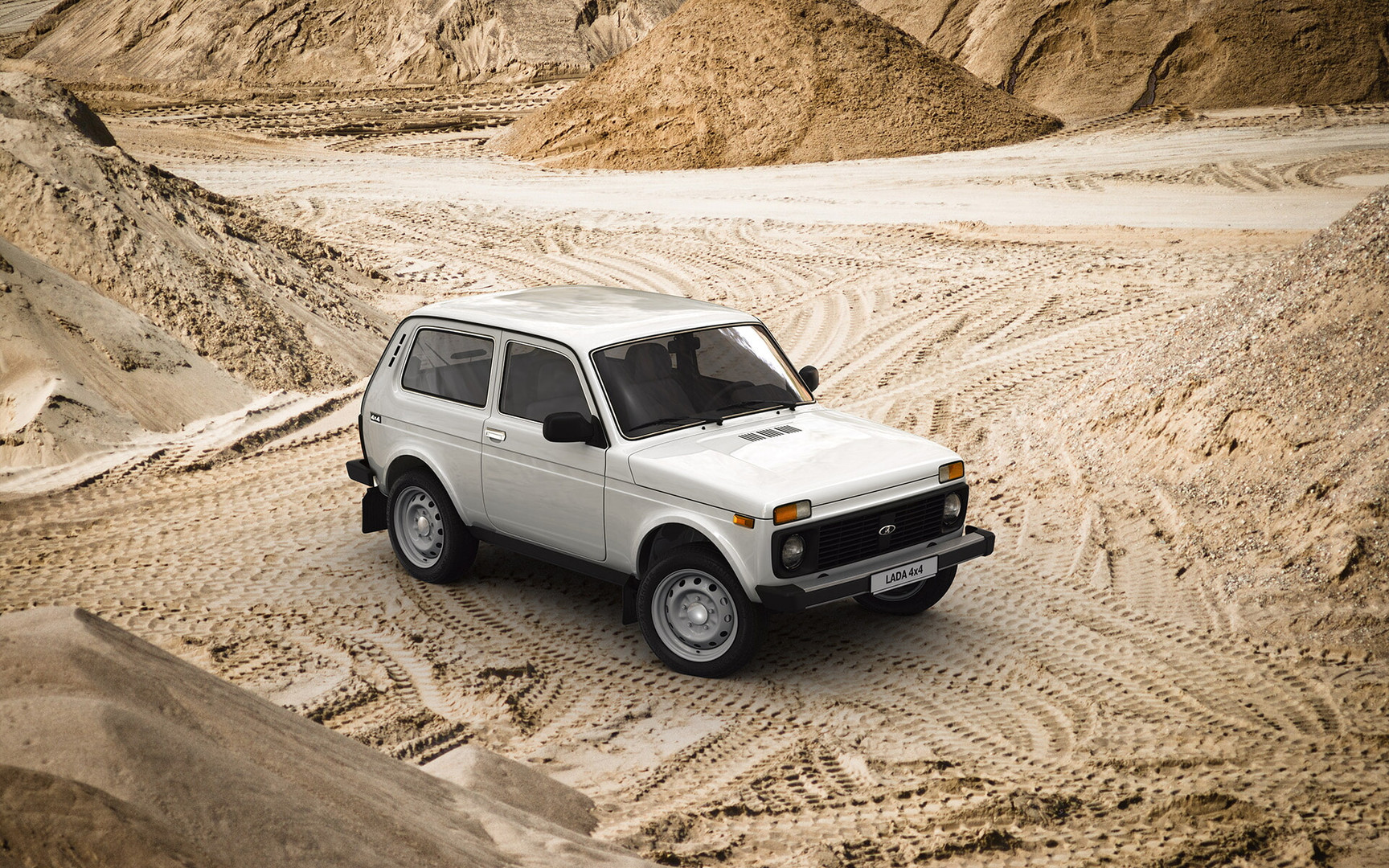 Внедорожник lada niva legend